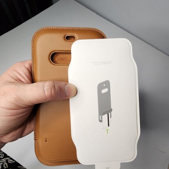 This is an Original Apple Leather sleeve with Magsafe designed to fit the iPhone - Picture 5 of 6